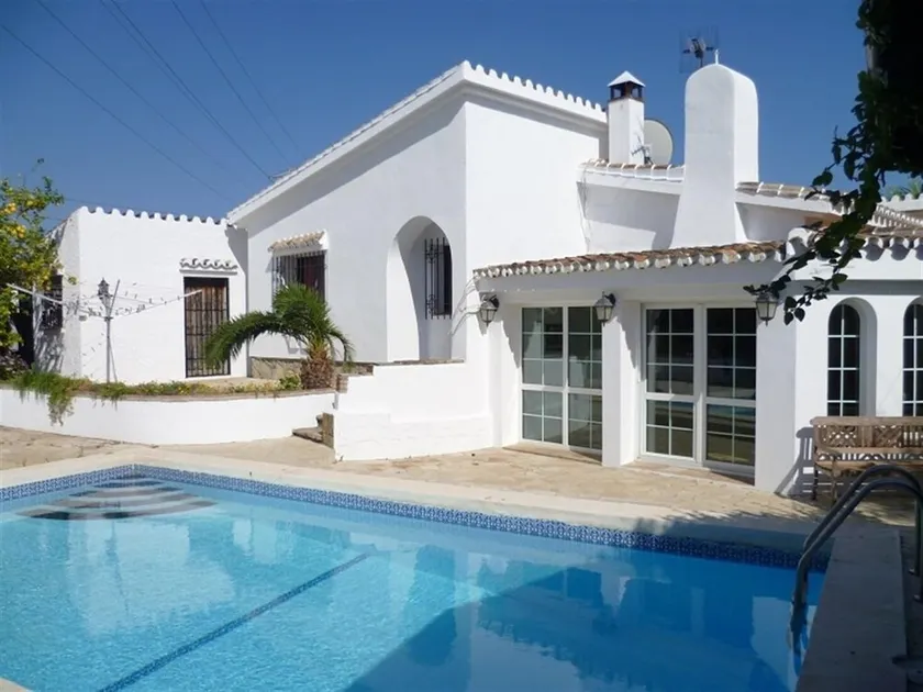 Private Cosy Villa in Marbella Area - Image 1