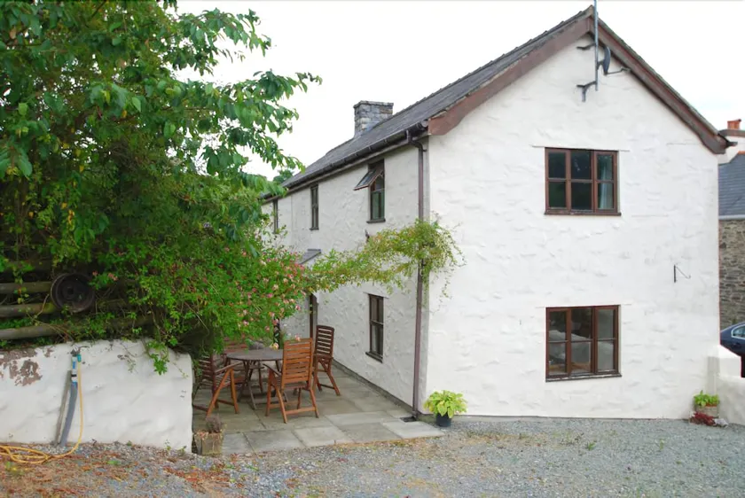 Efail Uchaf - Image 1