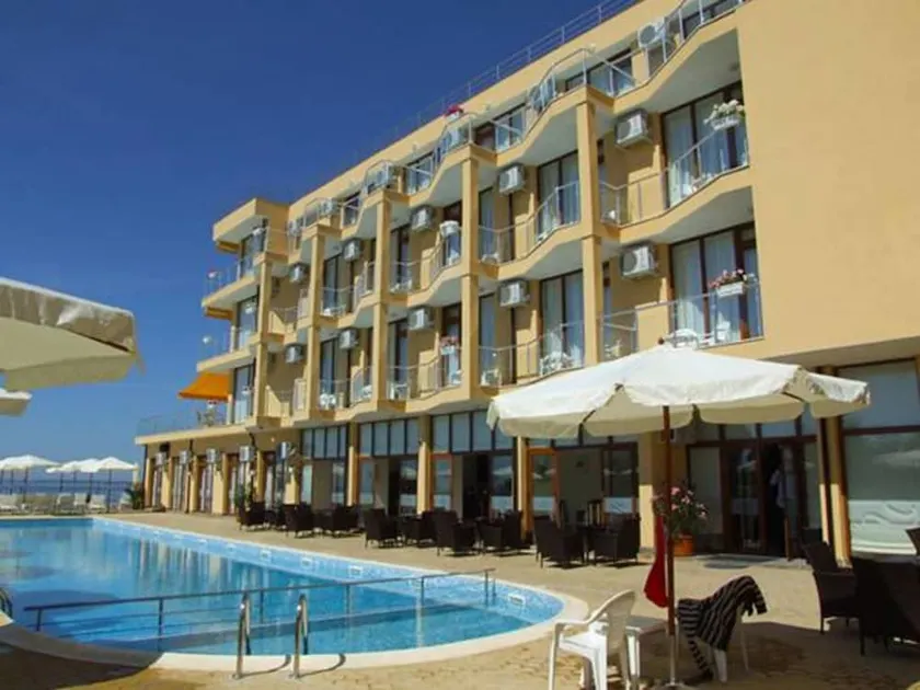 Hotel Dolphin - Image 1