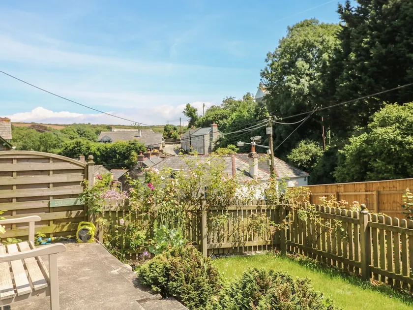 2 Rock Cottage - Image 1
