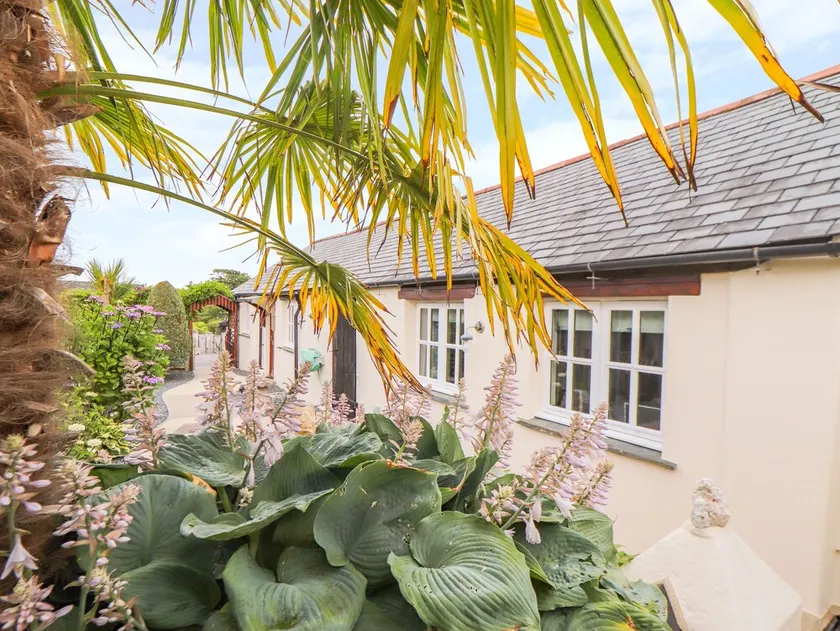 Meadowview Cottage - Image 1