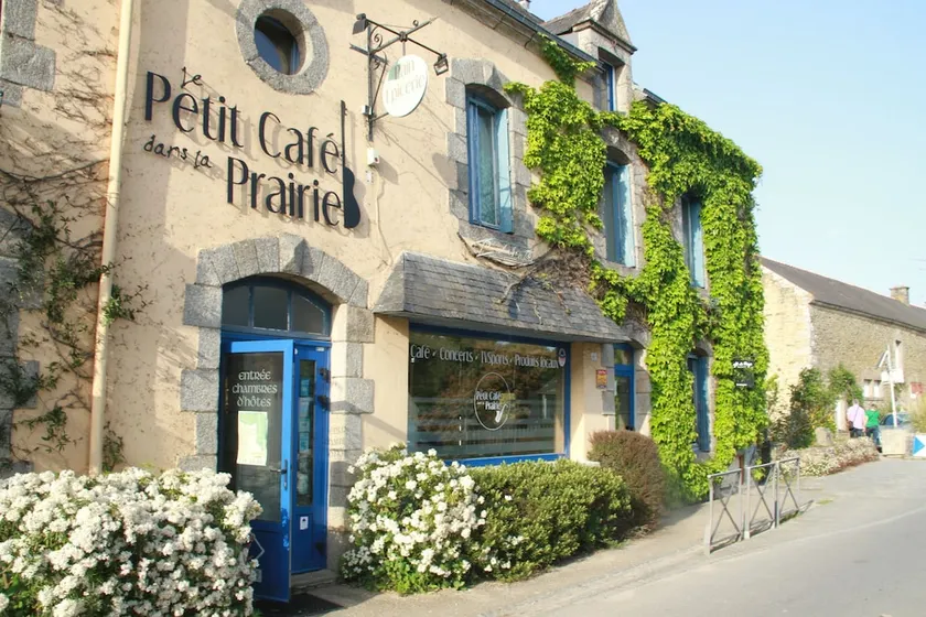 Le Petit Café Dans La Prairie - Image 1