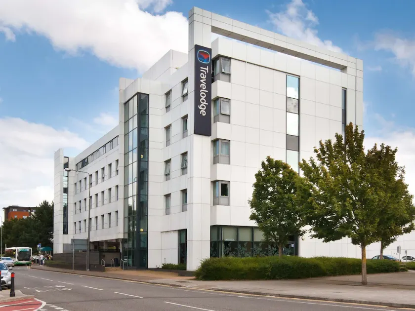 Travelodge Cardiff Atlantic Wharf Hotel - Image 1