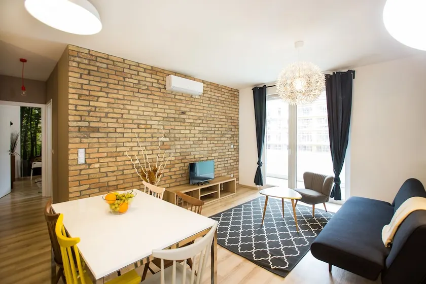 Corvintage Apartments - Image 1