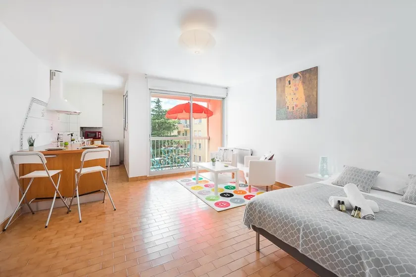 Charming studio close to the train station - Air Rental - Image 1