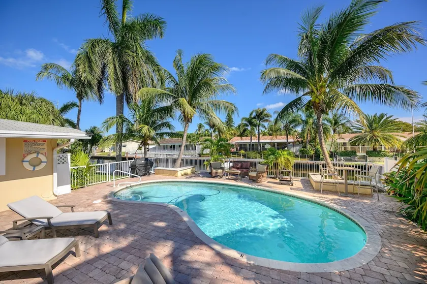 Gorgeous Canal W/ Private Pool & Dock 3 Bedroom Home - Image 1