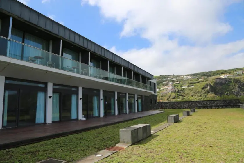 Inatel Flores Hotel - Image 1