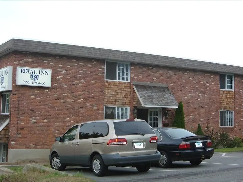 Royal Inn - Image 1