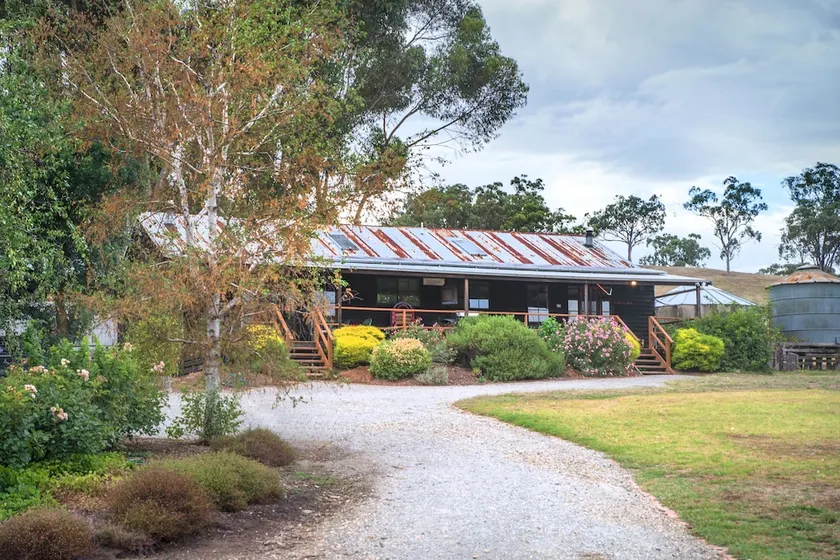 Mittagong Homestead & Cottages - Image 1