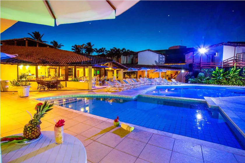 Girassol Hotel - Image 1