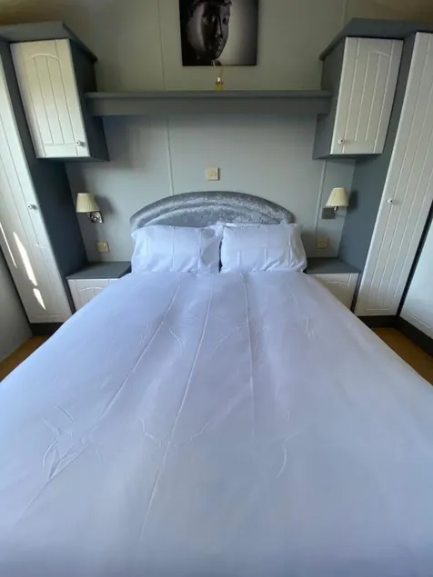 2 Bedroom Static Caravan near the lake - Image 1