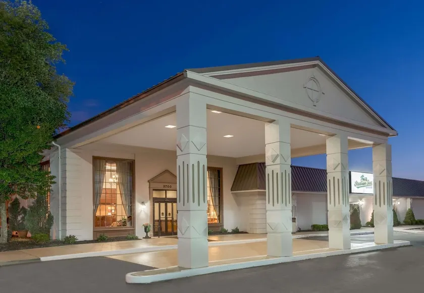 Ramada Plaza Louisville - Image 1