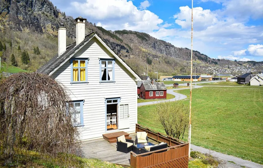 Beautiful Home in Norheimsund With 3 Bedrooms - Image 1