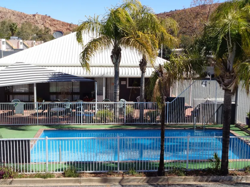 The Swagmans Rest Apartments - Image 1