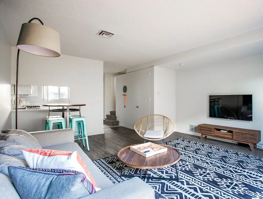 WanderJaunt-Castillo-2BR-Point Loma - Image 1
