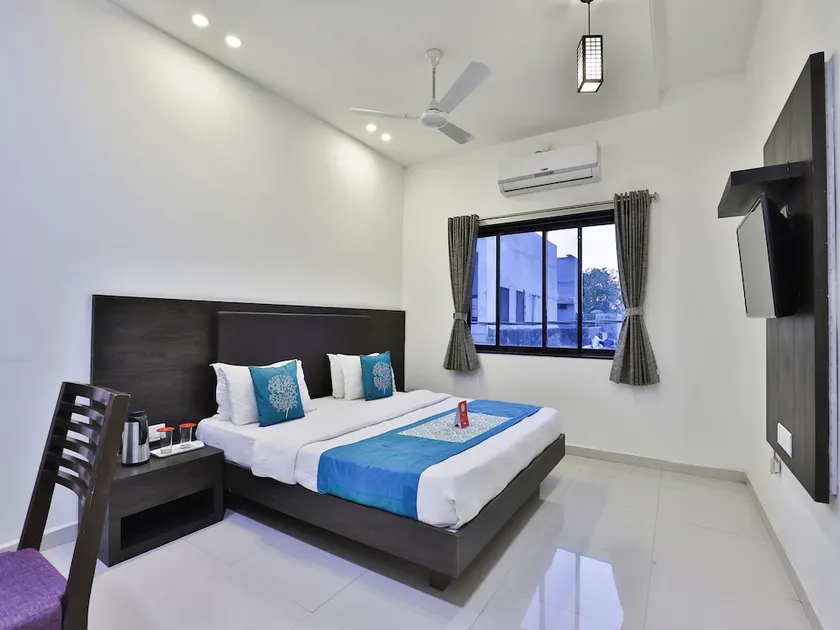 Hotel Aditya - Image 1