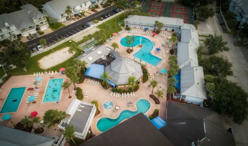 Paradise Lakes Resort - Image 1