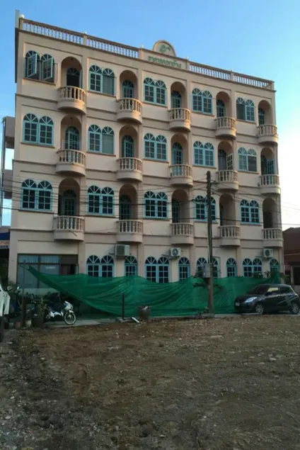 Khok Chang Building - Image 1