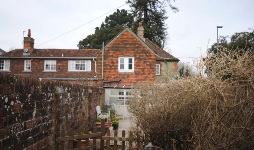 Guillards Oak, Midhurst 399980 - Image 1