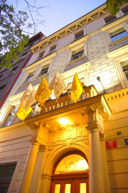 Galerie Royal Hotel - Image 1