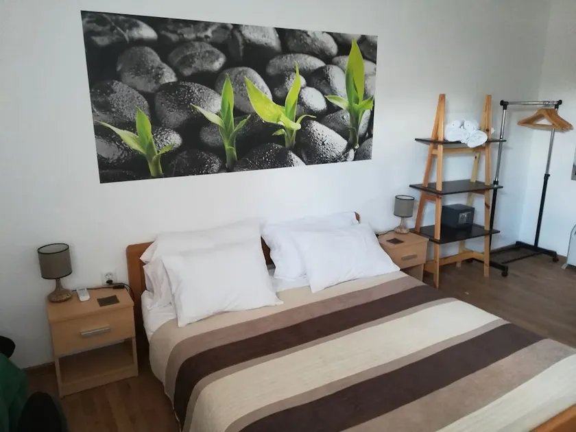 Nikyup Guest House - Image 1