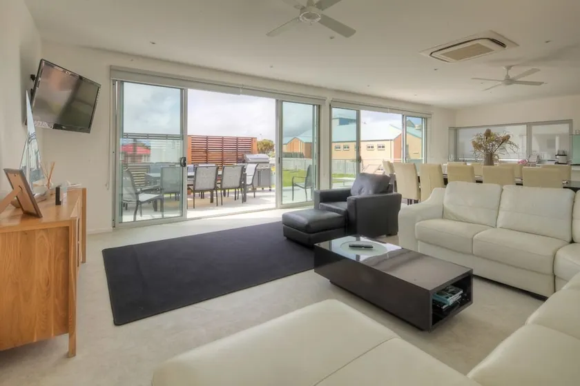 Villa Moyne - located in a quiet cul de sac and designed for beach families - Image 1