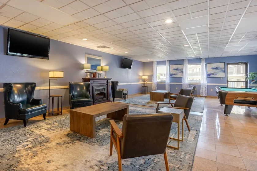 Rodeway Inn Lancaster - Image 1