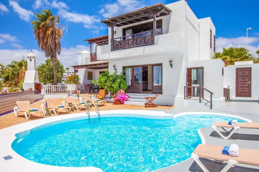 Villa Familia - Image 1