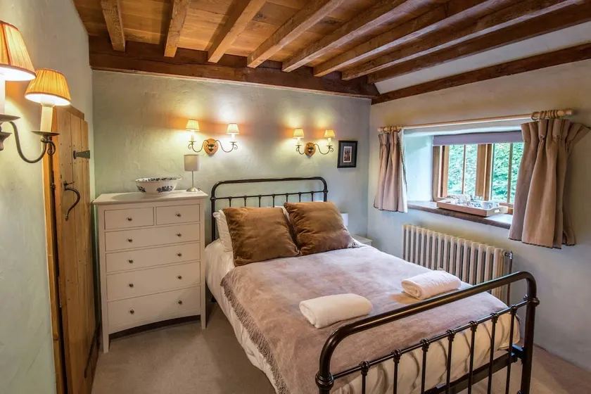 Meadow Cottage Guest House - Image 1