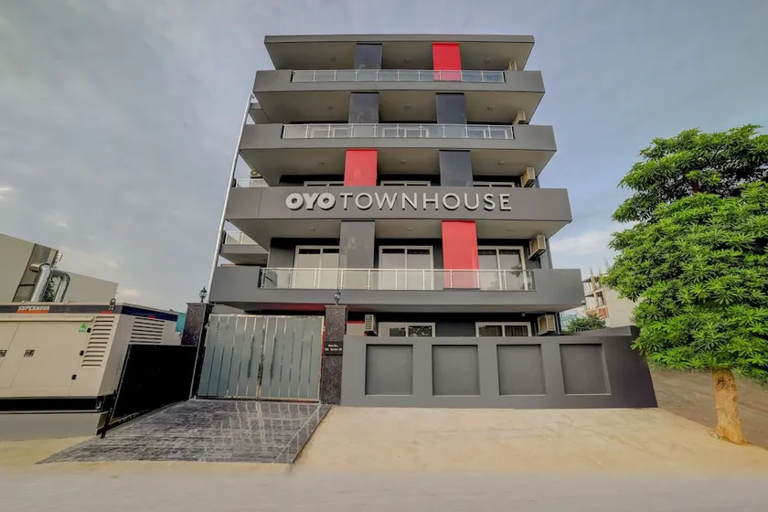 OYO Townhouse 166 Sector 38 Gurgaon - Image 1
