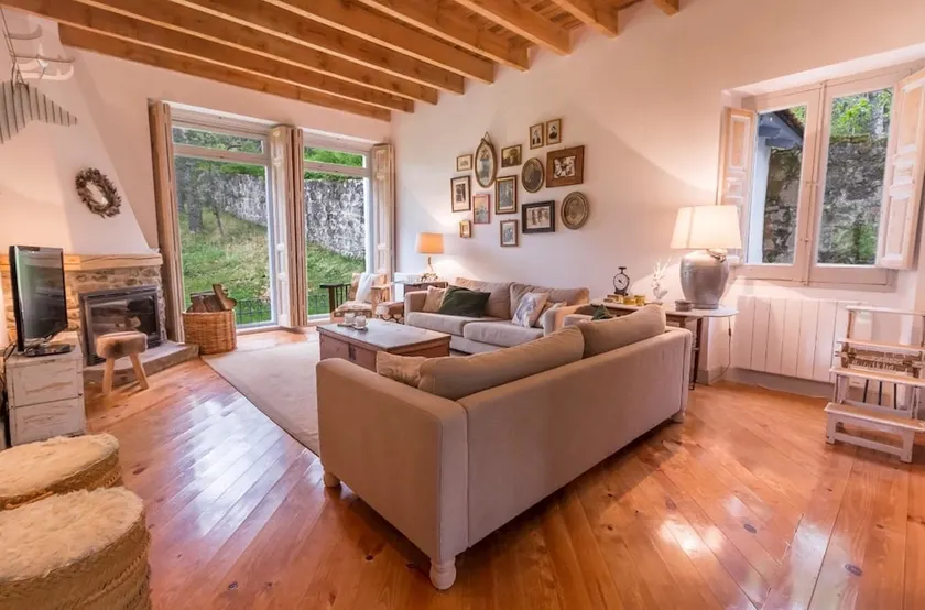 House With 4 Bedrooms in El Espinar, With Enclosed Garden and Wifi - Image 1