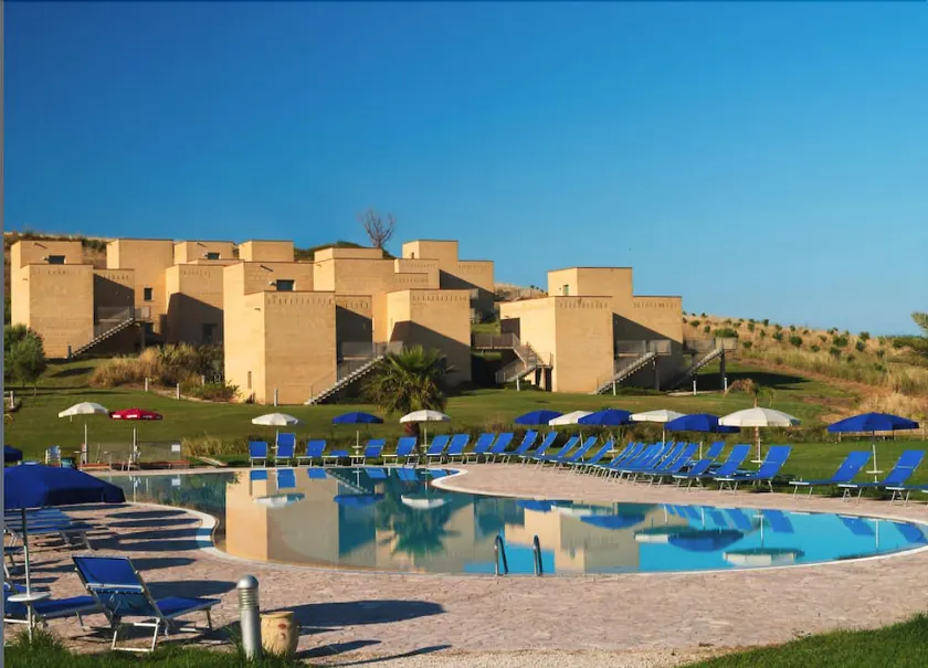 Aparthotel Menfi Beach - Image 1