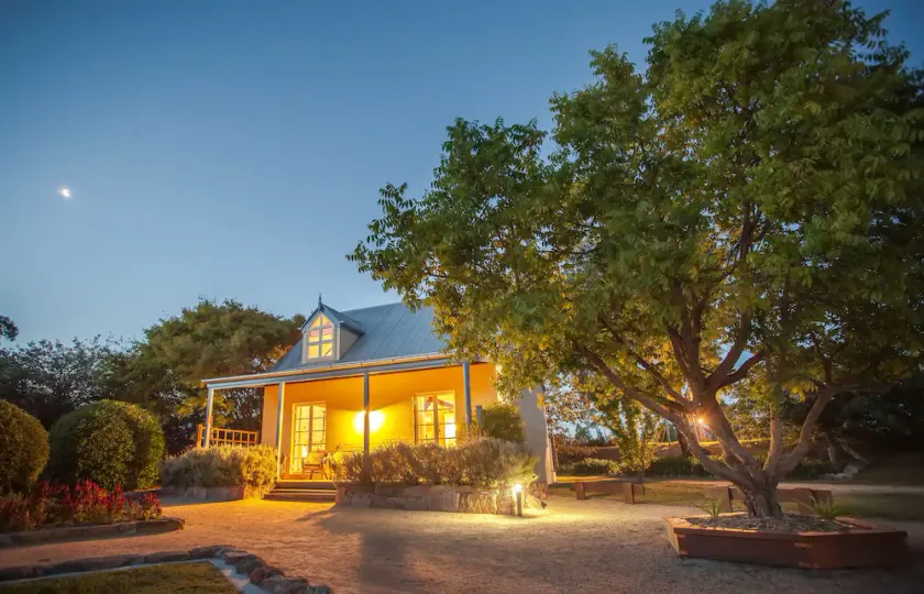 Vineyard Cottages & Café - Image 1