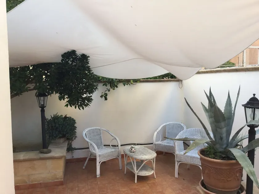 Jonico Guest House - Image 1