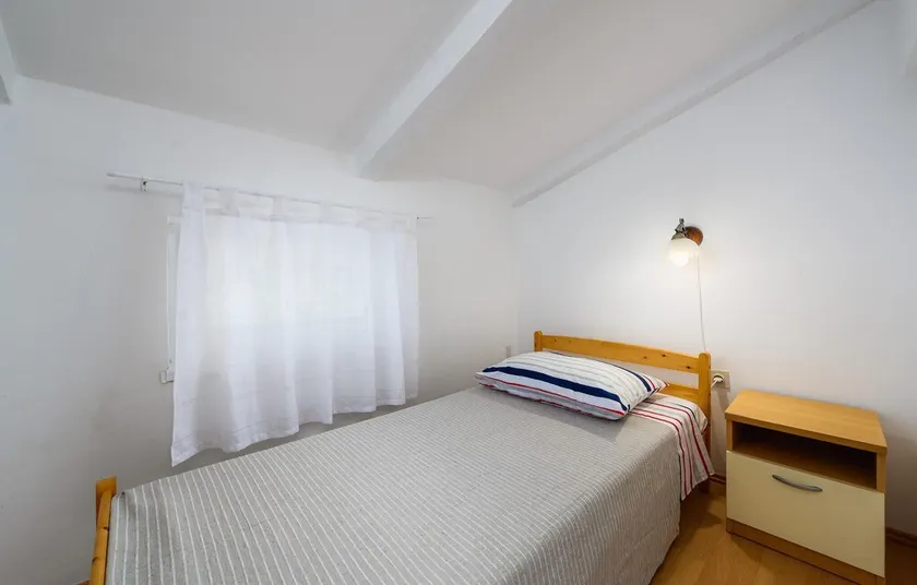 Awesome Home in Tar With Wifi and 3 Bedrooms - Image 1