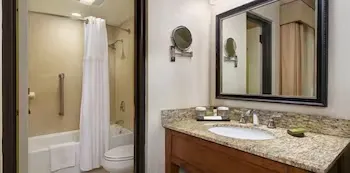 Comfort Inn Boston - Image 1