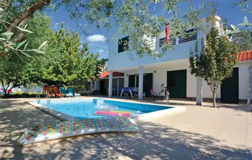 Viki - With Heated Pool - H - Image 1