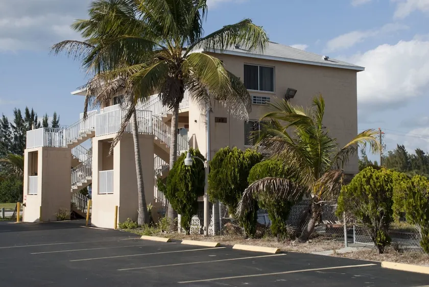 Tahitian Inn - Image 1