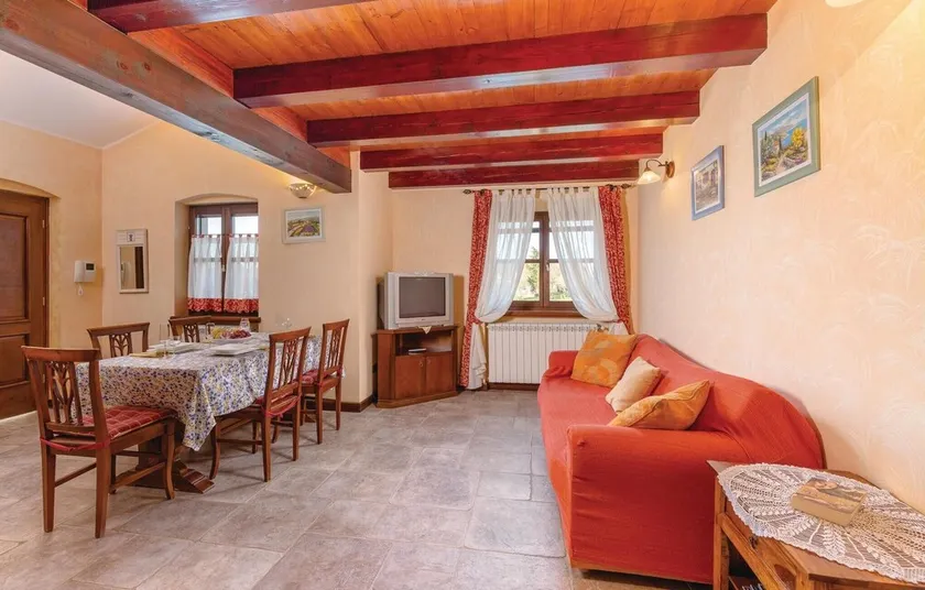 Amazing Home in Visnjan With Sauna, Wifi and 6 Bedrooms - Image 1
