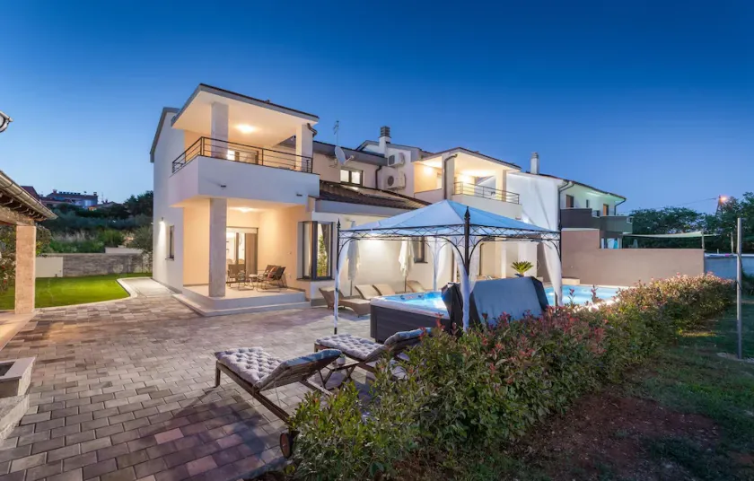 House in Pula for 8 people with 4 rooms Ref. 628332 - Image 1
