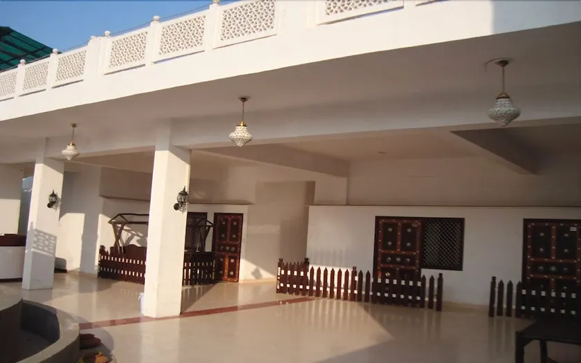 Hotel Daawat Palace - Image 1