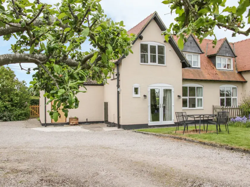 Orchard Cottage - Image 1
