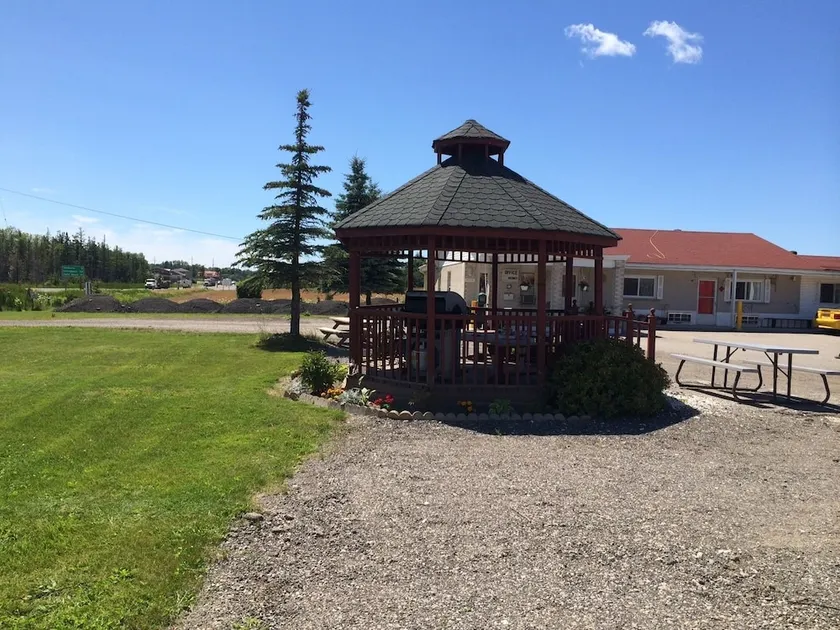 Shelburne Motel - Image 1