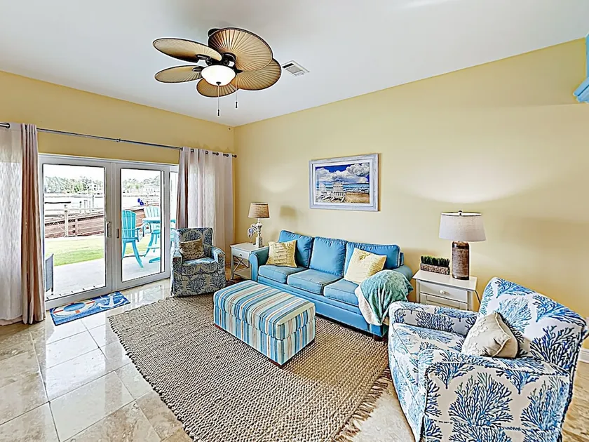 New Listing! Beachside Townhome W/ Pool & Gym 5 Bedroom Townhouse - Image 1