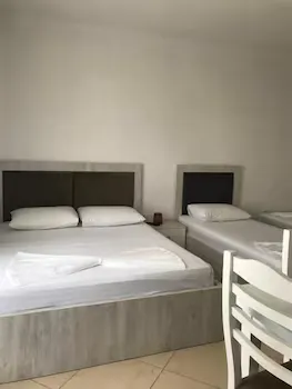 Hotel Shark - Image 1