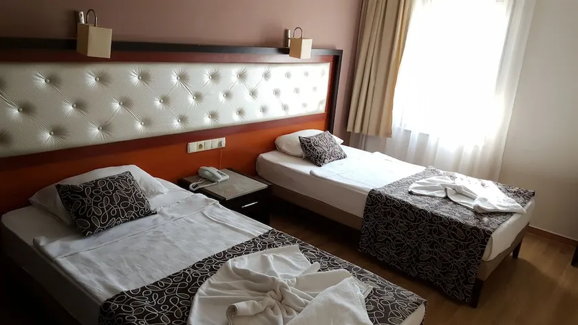 Kleopatra Togan Suit Hotel - Image 1