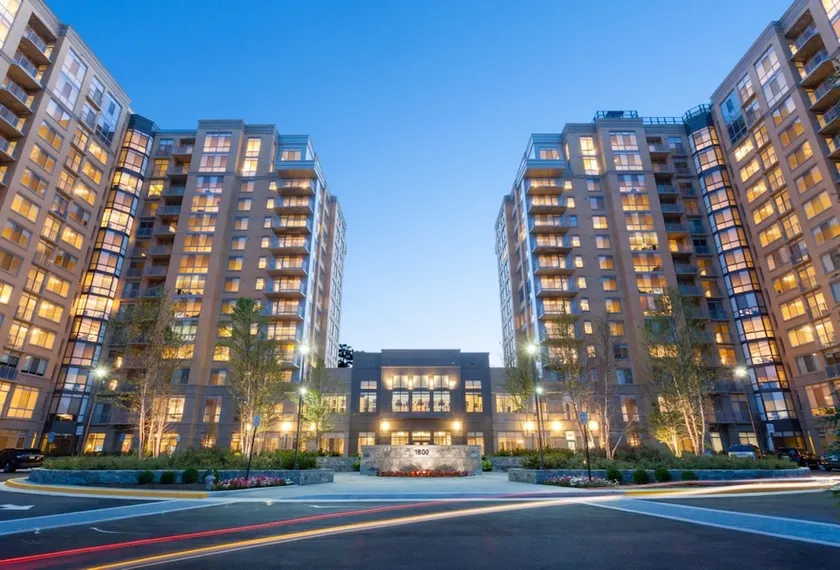 Global Luxury Suites at Hidden Creek - Image 1