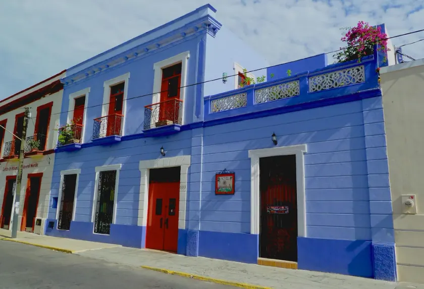 Hotel Medio Mundo - Image 1
