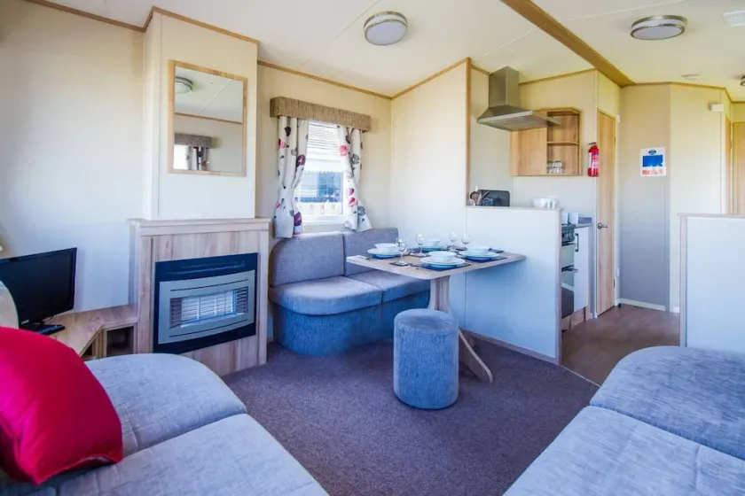 Immaculate 2-bed Caravan in Westward Ho! - Image 1