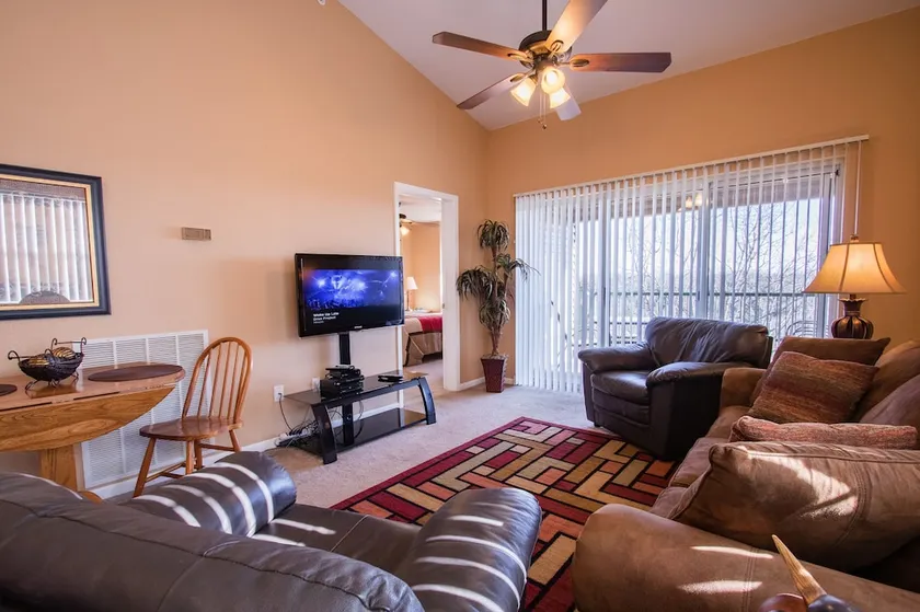 Overlook Grove 2 Br Condo - Image 1